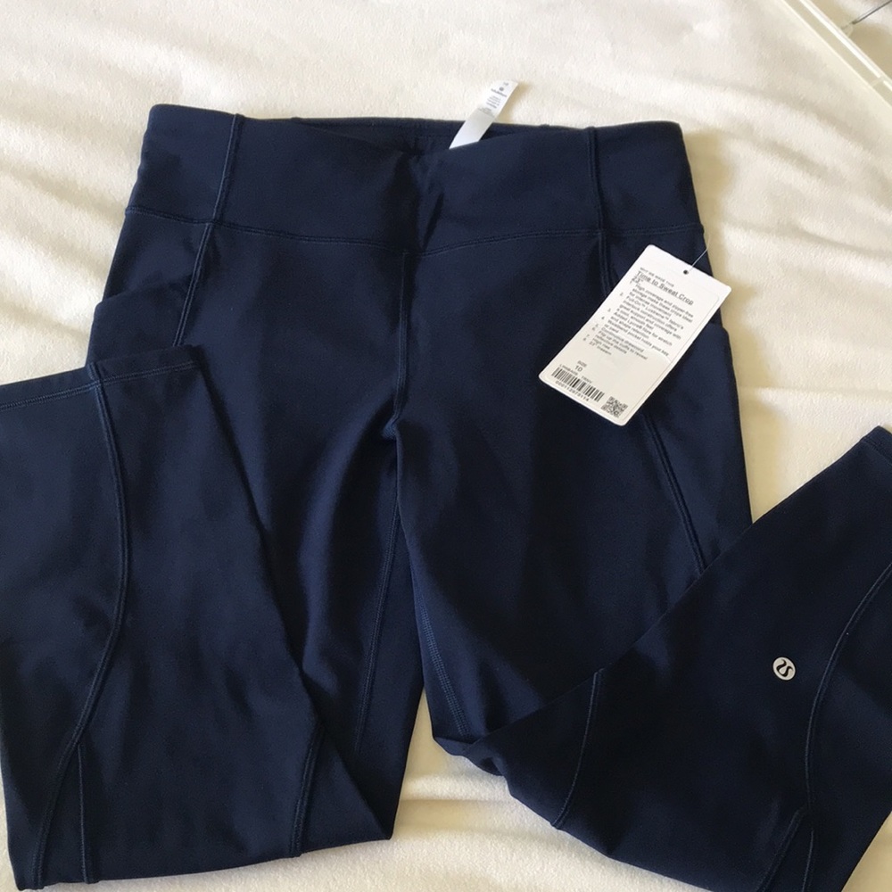 NWT - Lulu Lemon Time to Sweat Crop 23”